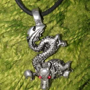 Geå drak halsband - Haft i några år nu, intresserad I mode? Köp!