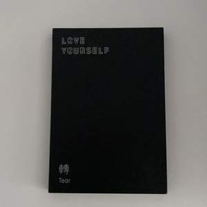 BTS Love yourself:tear ver O album. 100kr extra för photocard. 