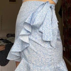 Fin kjol - Köpte denna kjolen för några veckor sedan men den har inte kommit till användning men älskar den😍