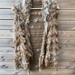 Väst i äkta kaninpäls  - En brungrå väst i äkta kaninpäls, passar strl S-L?