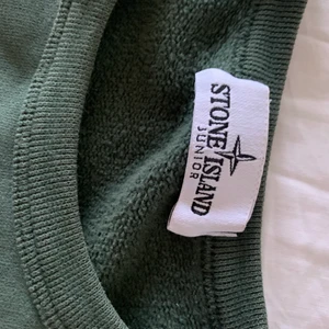 Stone island junior tröja - Sparsamt använd, bud 500, köp direkt för 650!