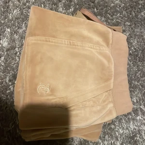 Juicy - Säljer mina älskade juicy byxor på grund av för stor storlek