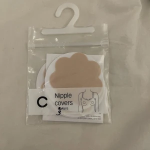 Nipplecovers - 3 par nippel covers perfekt inför sommaren när man har på sig tajta kläder eller bara inte vill ha en bh på sig!💓 Köparens står för frakten! Skriv till mig innan köp eller vid frågor💕