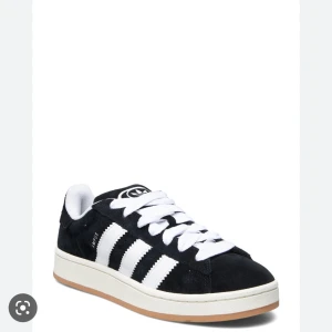 Helt oanvända adidas campus 00 - Säljer dessa som är helt oandvända. Storlek 38. Köpte 2 par och det var komplicerat att skicka tillbaka.
