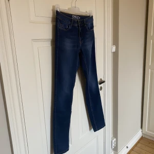 Jeans från Only  - Säljer ett par snygga jeans från Only. Storlek M/32. I fint skick. Skinny modell.