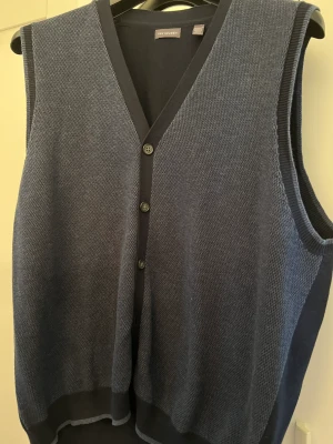 Grå väst kofta XL - Bra skick, Ser helt ny ut Str XL 