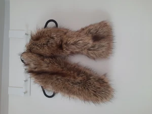 Halsduk  - Knappt använd 