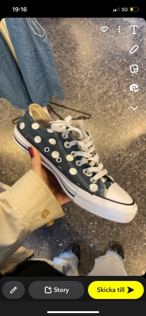 Converse  - Så fina Converse i nyskick! Storlek 38❤️