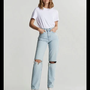 Gina Tricot Jeans - Fina jeans från Gina som inte kommer till användning. Nypris 599kr