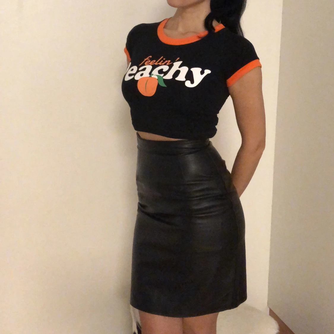 Feelin peachy top 🧡🖤 - 90