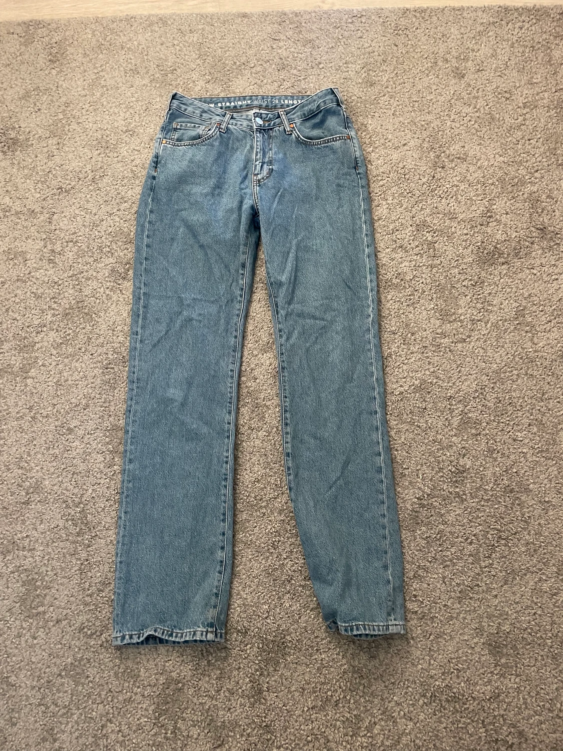 Lågmidjade jeans bikbok