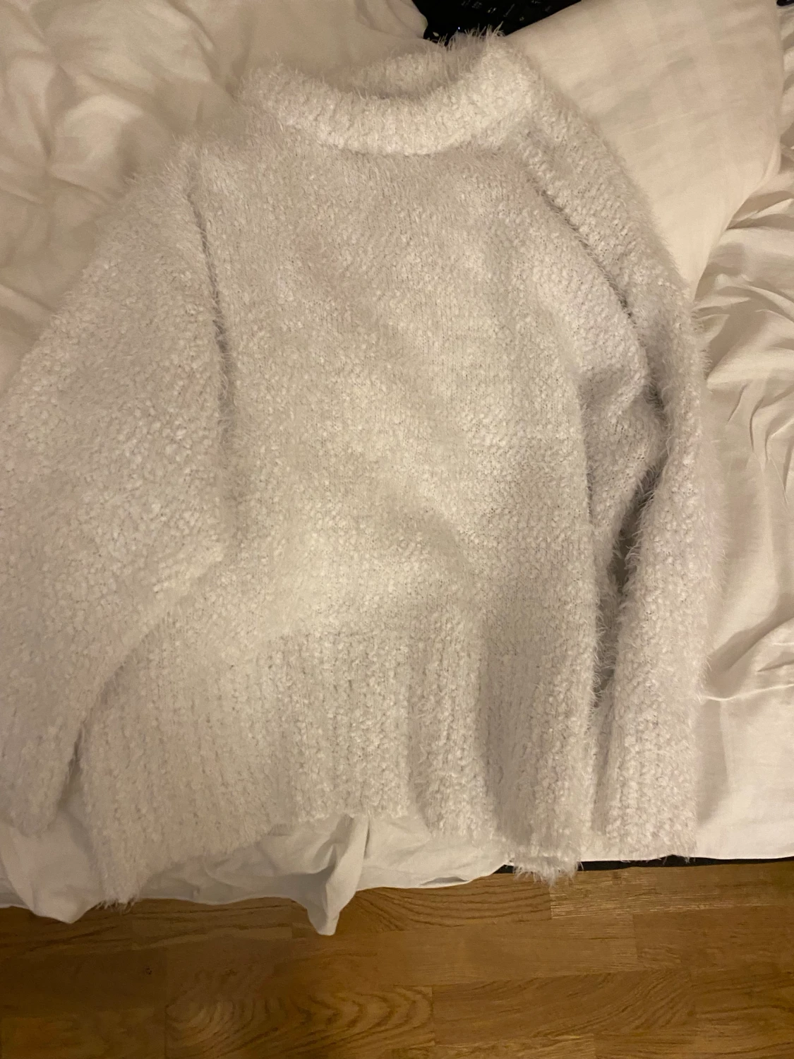 Vit stickad tröja  - 90