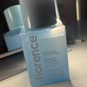 Spotlight toner - Säljer min toner ifrån Florence by mills episode 4: soak it in blue light protection, som är använd ungefär 4 gånger då mitt ansikte tyvärr reagerade dåligt på en gång mot denna tonern.  Mycket kvar i förpackningen! Hör av er om ni är intresserade 😁
