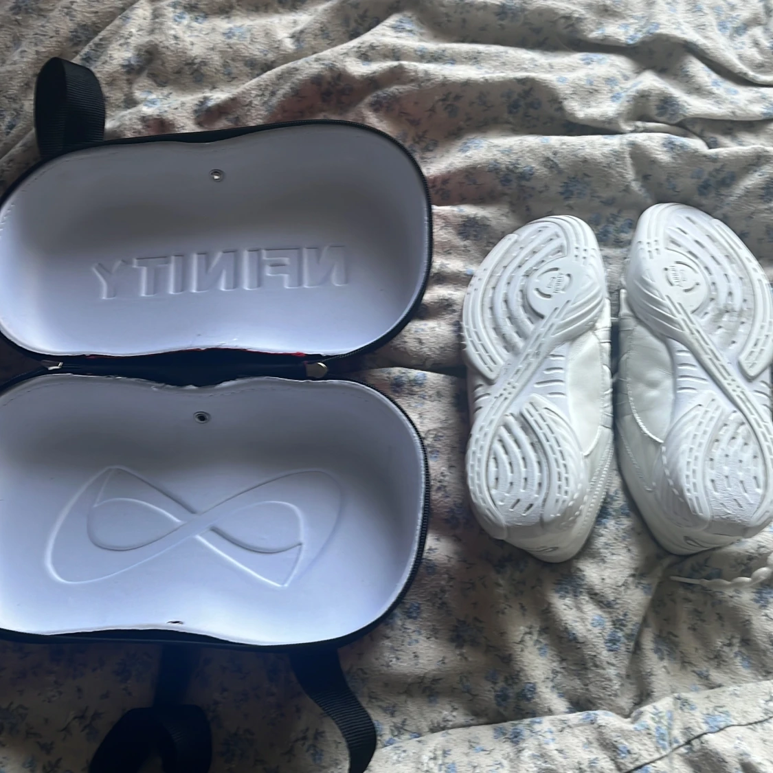 Cheerskor och väska - 90