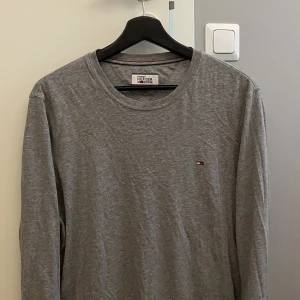 Långärmad T-shirt - Tommy Hilfiger - Medium fit, Tommy Hilfiger 