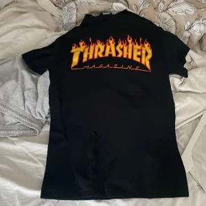 trasher t-shirt  - har inte använt på flera år, bra skick men ändå använd 