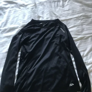 Träningströja - En svart Träningströja, 2a bilden är lånad💗