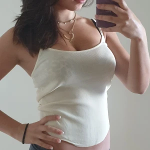 Linne från zara - Fantastiskt material och kvalitet, bara använt en gång så den är i jätte bra kvalitet!💞