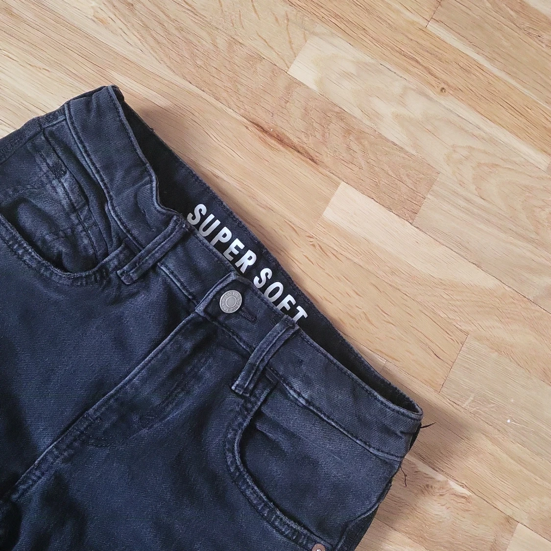 Supersoft svart jeans - 90