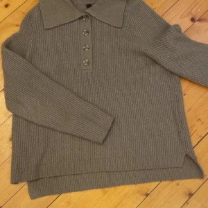 Stickad tröja - Stickad tröja 