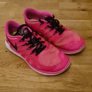 Nike skor  - Fina nike skor. Använda men bra skick 