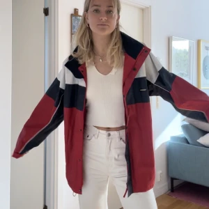 Jacka Typhon Rainwear - Ascool Regnjacka från Typhoon Rainwear! Köpt på humana💓