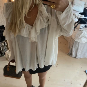 Blus - Super fin volangblus 