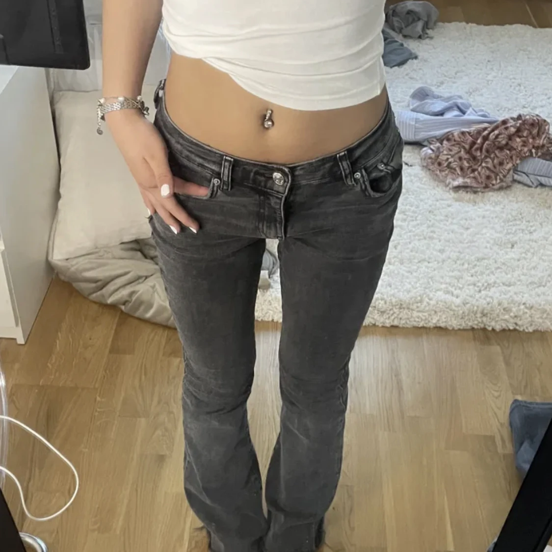 Gråa jeans