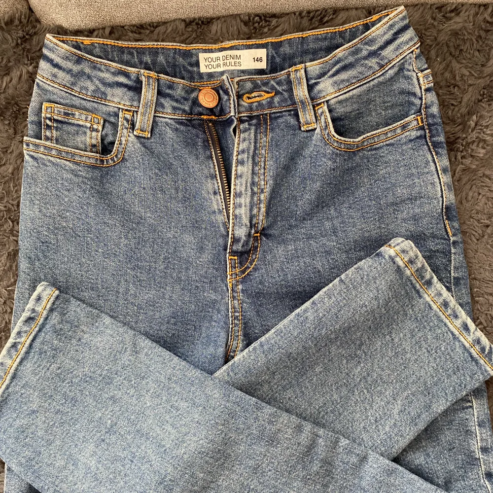 Helt ny mörkblå Cubus jeans. Barnstorlek passar bra som XS. Jeans & Byxor.