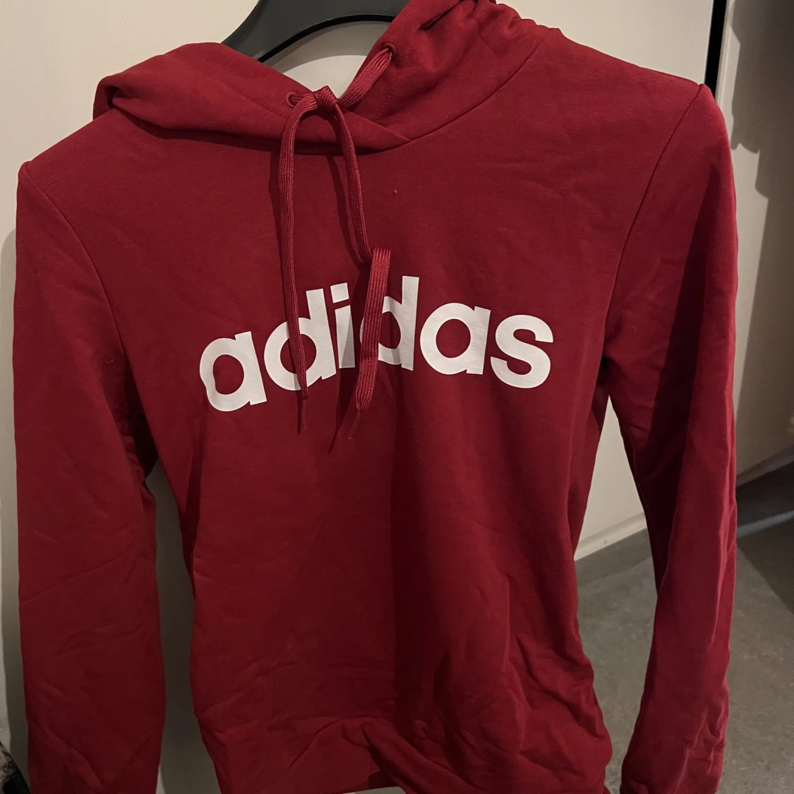 Adidas Hoodie med luva 150kr