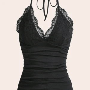 Svart linne med spets - Jätte snyggt linne med bra kvalitet säljer pga att den inte används längre, använt ett fåtal gånger❤❤