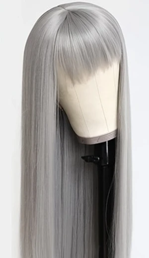 Peruk med lugg - Oanvänd peruk. Stativ medföljer. 65cm. Regleras i hättan för att passa just ditt ansikte