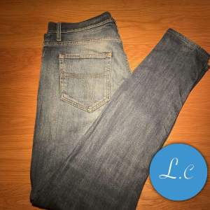 Jeans från Tiger of Sweden | Storlek 31/34 - Snygga jeans utan några defekter - Pris: 299kr Nypris: 1,400kr