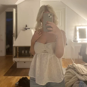 Fest topp - Superfin topp! Säljer då den inte kommer till användning längre 😍 Stl S