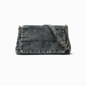 Väska från zara  - Säljer min väska från zara använd fåtal gånger och är i ny skick. Ordinarie pris 400kr. Perfekt skolväska då det får plats mycket i den. ❤️ tryck gärna på köp nu 