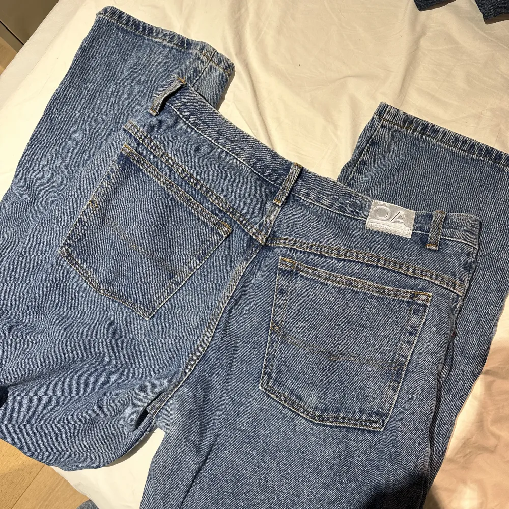 Jeans köpte second hand från ÖA. Jeans & Byxor.
