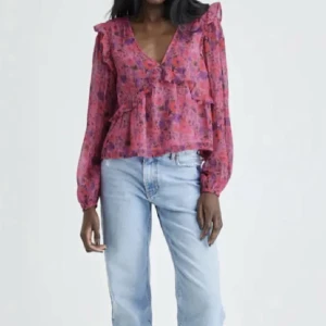 Bikbok blus rosa - Så snygg blus. Tryck på köp nu🩷🩷🩷