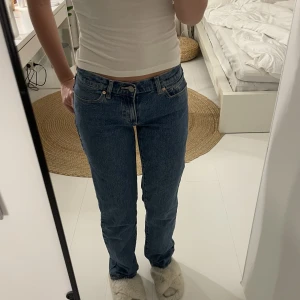 low waist jeans  - säljer dessa jeans från abrand! low waist, knappt använda. skriv för frågor🤍
