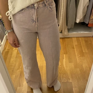 Lila jeans - Jeans från Pull&Bear. 