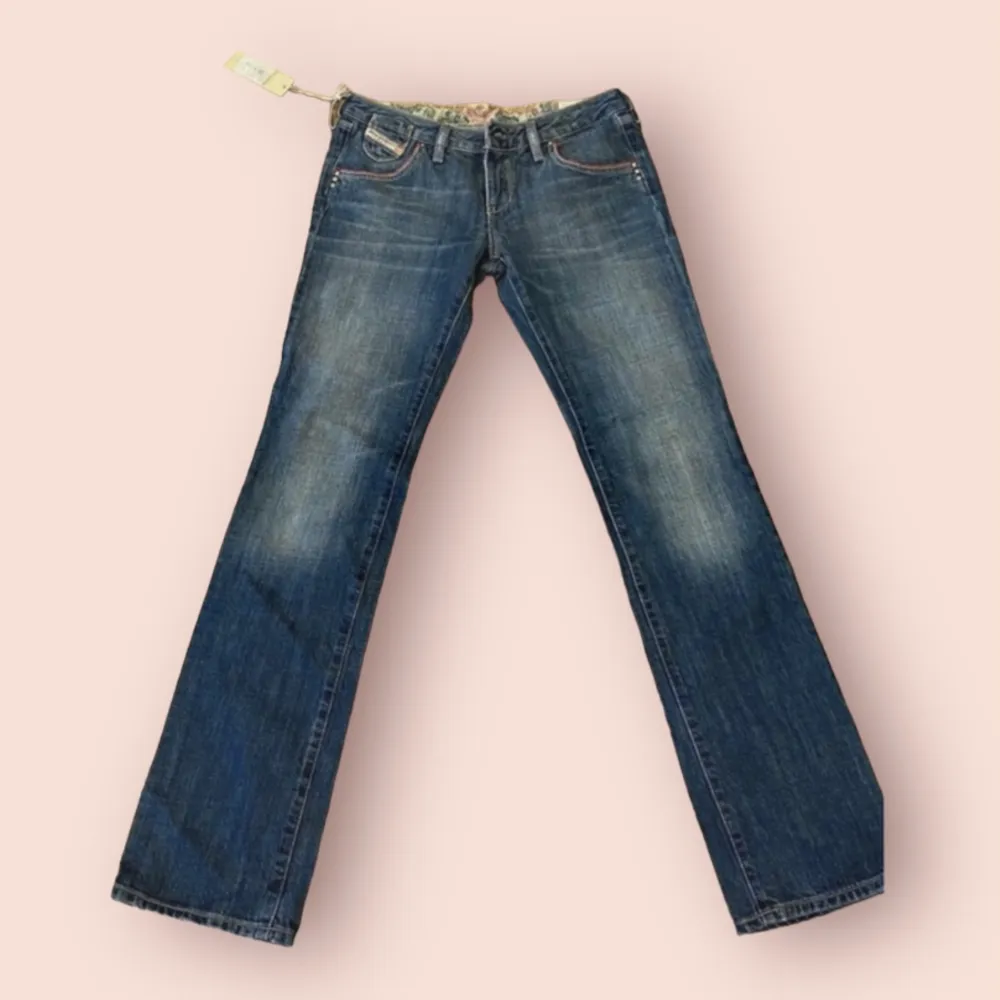Vintage diesel jeans w 27 l 32  FRI FRAKT köpt nyligen second hand , skriv innan om ni vill köpa via köp nu. Jeans & Byxor.