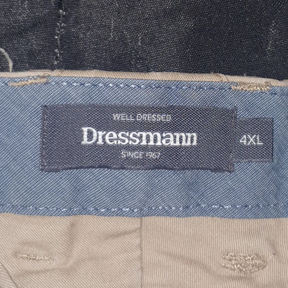 Ett par beiga shorts ifrån Dressman Xl i storlek 4xl. Shorts.