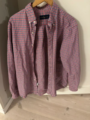 Ralph lauren skjorta  - Säljer Ralph lauren skjorta , fint skick 