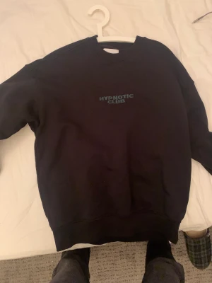 Sweatshirt  - Knappt använda 