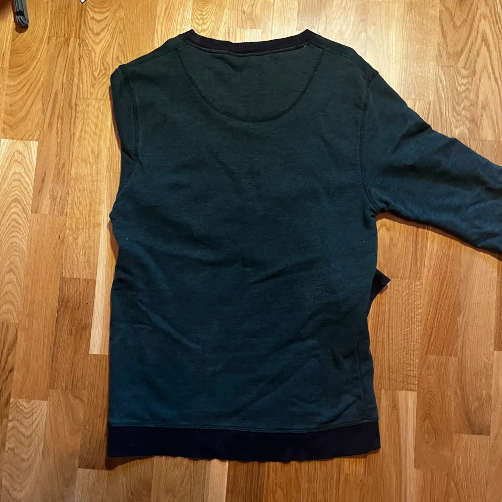 Jätteskön mormors tröja i strlk xl! Perfekt för att mysa med på vintern:). Tröjor & Koftor.