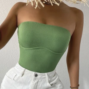 Bandeu - Grön bandeau topp storlek Xs skulle även passa S🤍 köparen står för frakt!