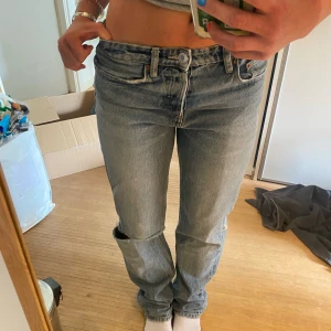 Zara jeans  - Snygga jeans som tyvärr inte används längre. Skriv för fler mått eller bilder🩷🩷