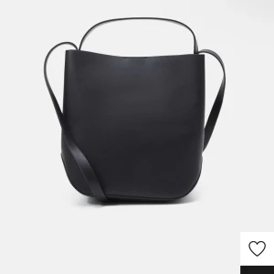 Gina - Väska nypris 450 