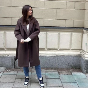 Brun kappa🍁🤎🐻 - Super fint skick!! Knappt använd. Köptes för 650kr säljer för 400kr🐻