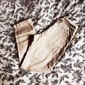 Chinos Pants from Como Quieres Que Te Quiera. Size 38. Middle waist. Worn only once 