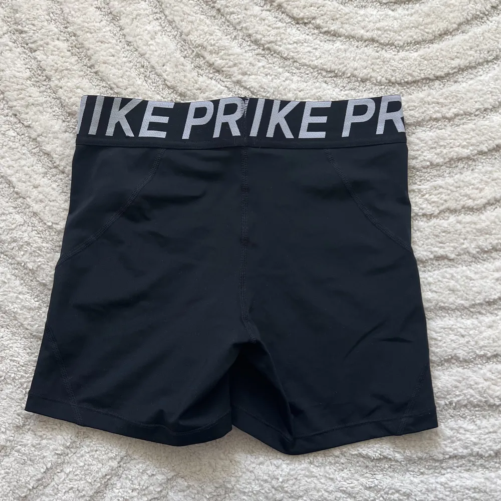 Träningsshorts från Nike. Fint skick! ☺️. Shorts.